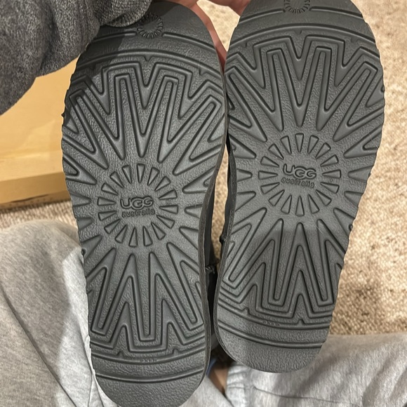 UGG classic tall size 6 brand new with box - Picture 3 of 5